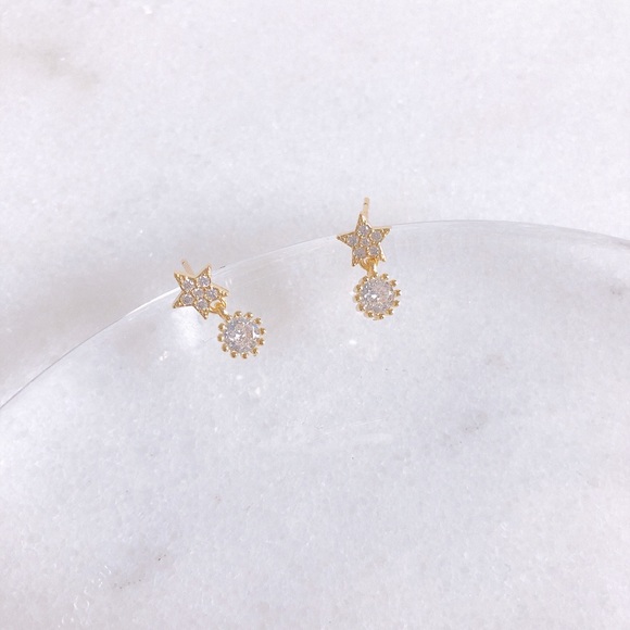 Star stud earrings - Picture 1 of 6